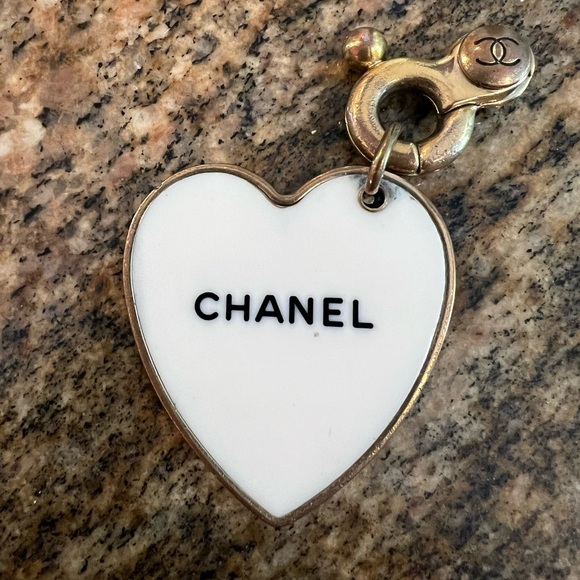 Chanel key chain - Picture 2 of 2